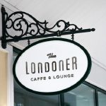 Mẫu biển hiệu quán cafe hộp đèn Londoner