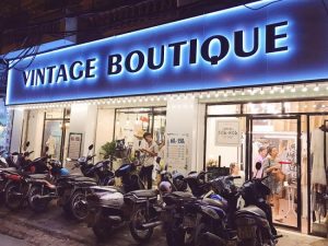 bảng hiệu shop quần áo