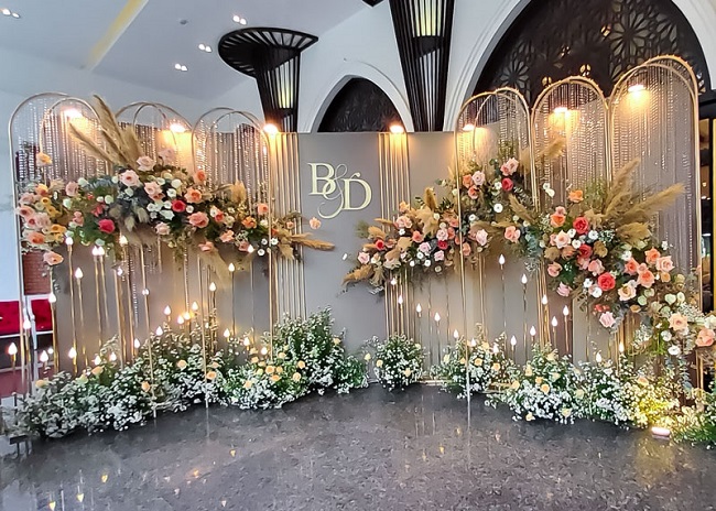 Backdrop cưới sang trọng
