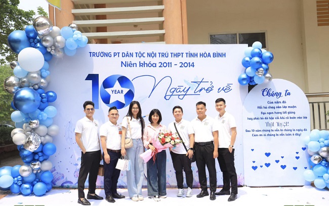 Tải file thiết kế backdrop họp lớp 