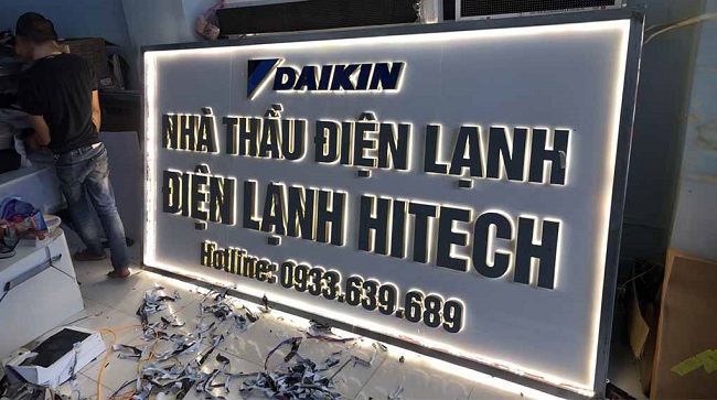 Bảng hiệu điện lạnh gắn đèn led