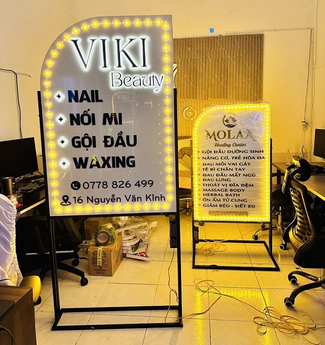 biển vẫy quảng cáo đứng