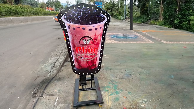 bảng hiệu ly trà sữa 01