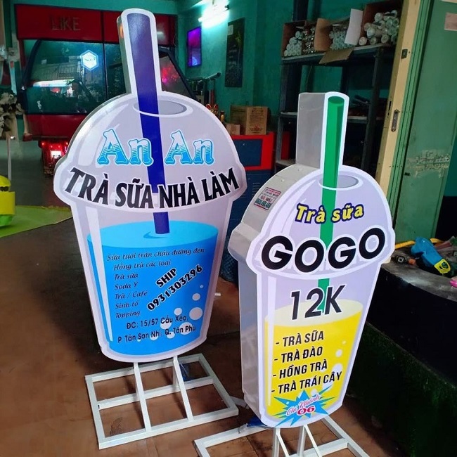 làm bảng hiệu hình ly trà sữa
